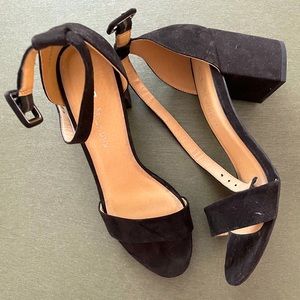 Like new Suede block heel sandals